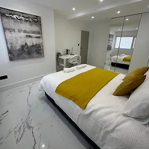 Holiday home Entire In For Family, Friends And Contractors, Nottingham